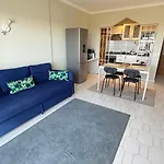 Cozy Sea View Apartment