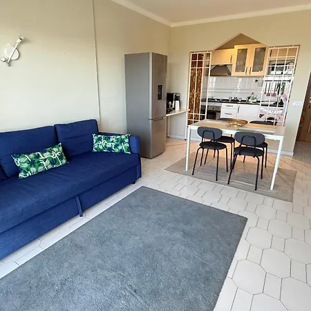 Cozy Sea View Apartment